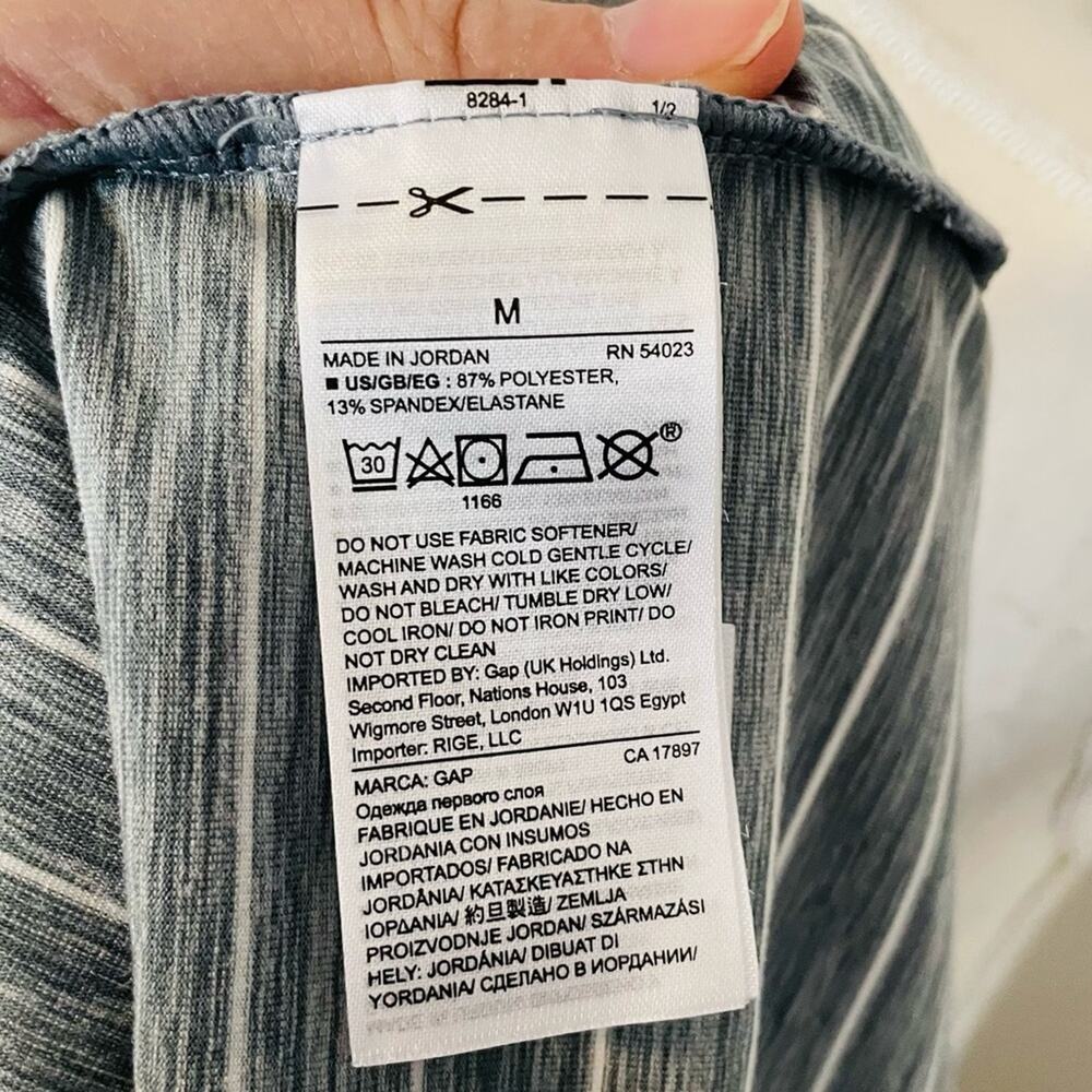 GAP Fit Split Back Performance Tank - Picture 5 of 5